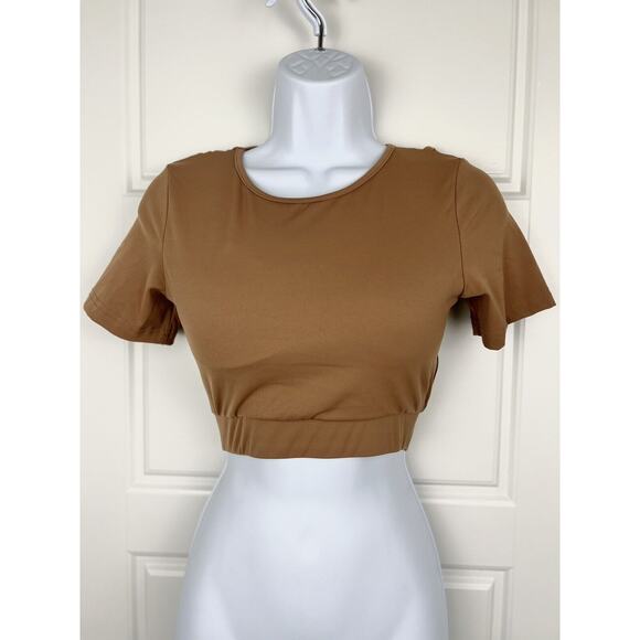 PrettyLittleThing Sport Crop Top Size S Cocoa Brown Short Sleeve Open Back - Picture 1 of 7